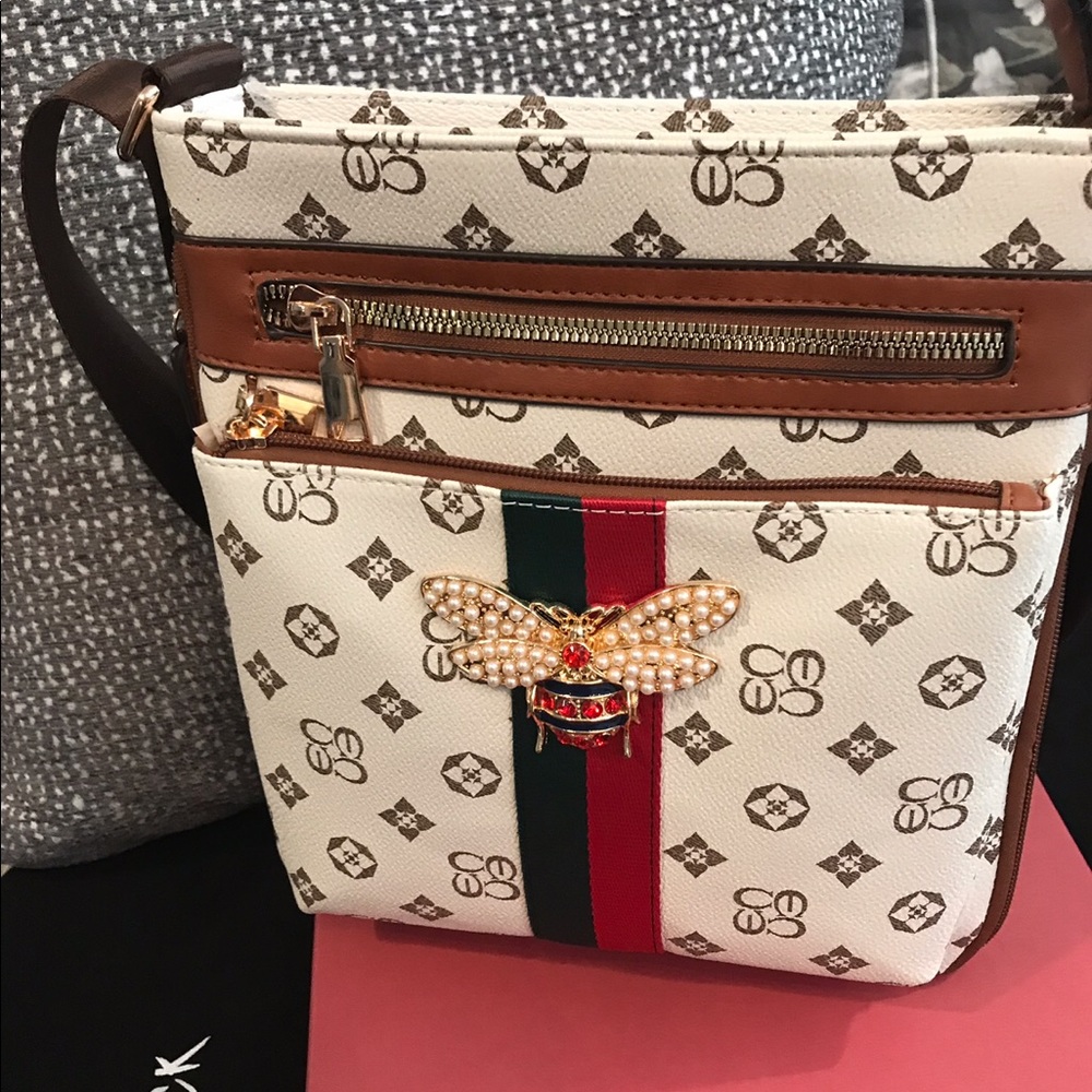 Crossbody Handbags